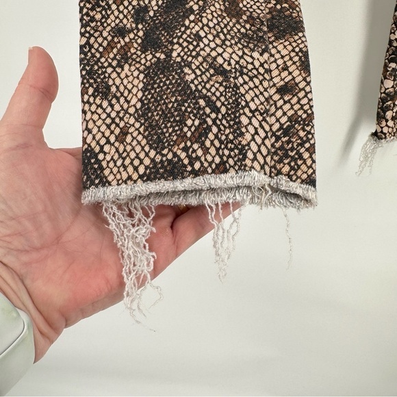 Free People We The Free Women’s High Rise Snakeskin Print Skinny Jeans Size 27 - Picture 7 of 15